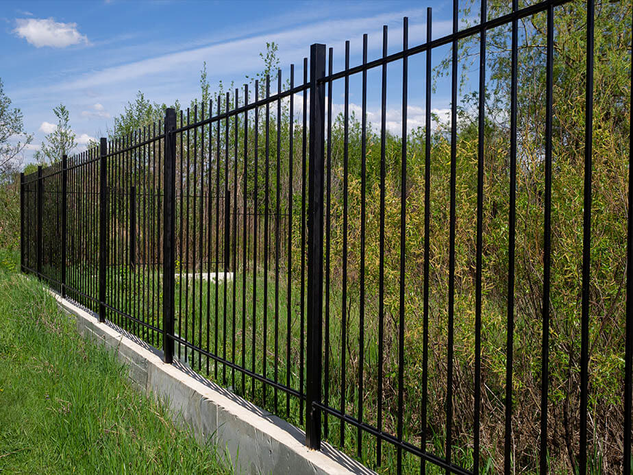 Aluminum fence contractor in Upstate of South Carolina